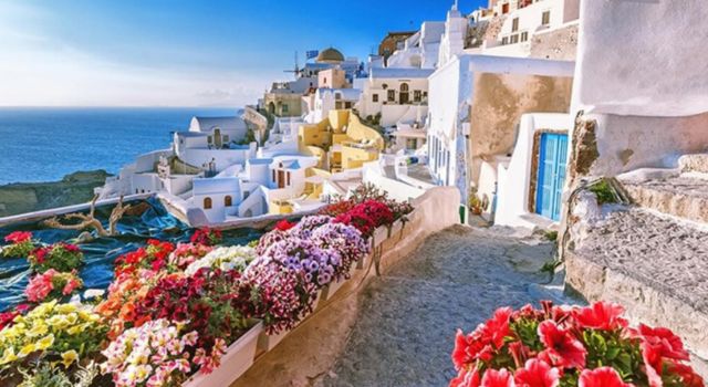 Đảo Santorini là một điểm đến lý tưởng nhất tại Hy Lạp