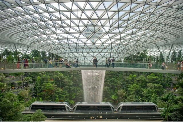 Jewel Changi Airport - địa điểm du lịch Singapore nên đến