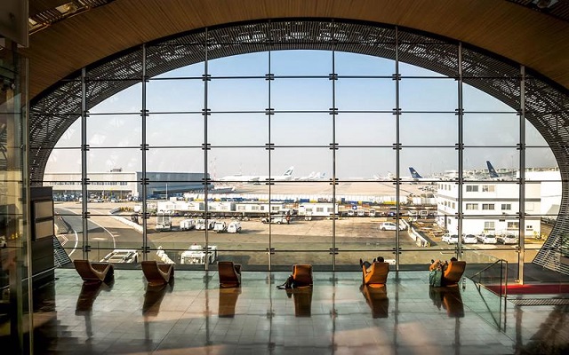 Sân bay Charles De Gaulle tại Pháp