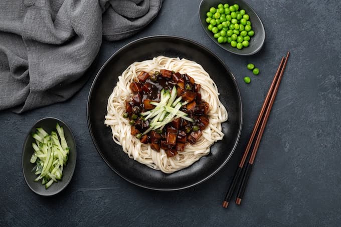 Bí quyết làm nên món Jjajangmyeon