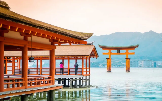 Cổng Torii của đền Itsukushima