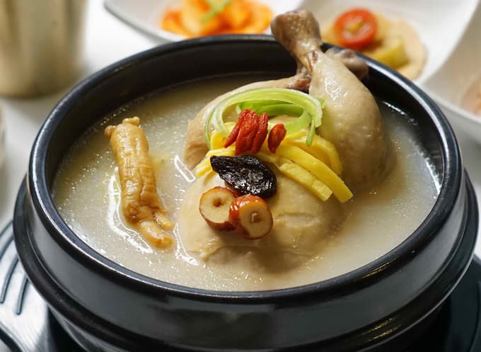 Gà hầm sâm Hàn Quốc - Samgyetang