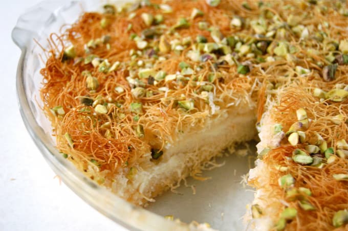 Nguồn gốc và ý nghĩa sâu sắc của bánh Kunafa