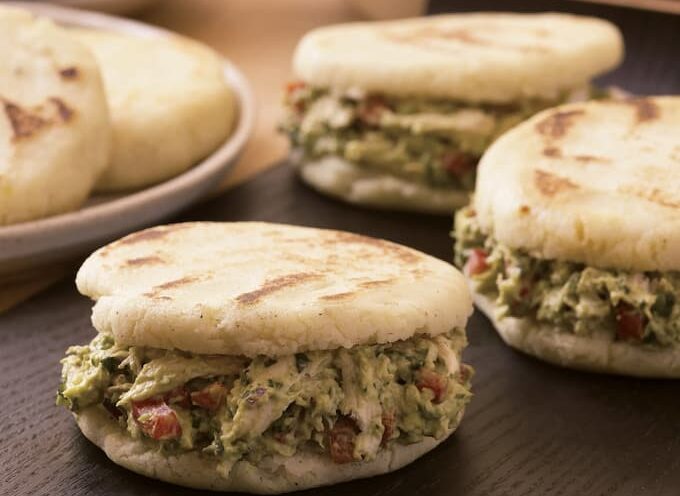 Bánh Arepa gắn liền với người Columbia qua nghìn năm 