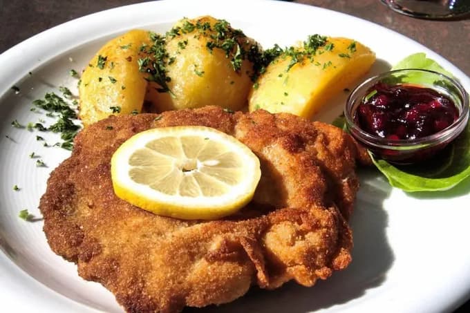 Nguồn Gốc và Lịch Sử của Wiener Schnitzel