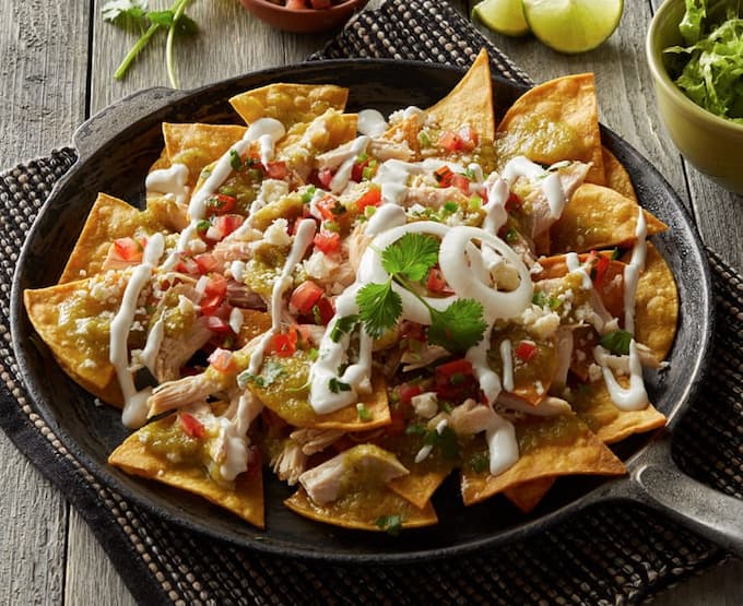 Salsa là loại sốt không thể thiếu của món Chilaquiles